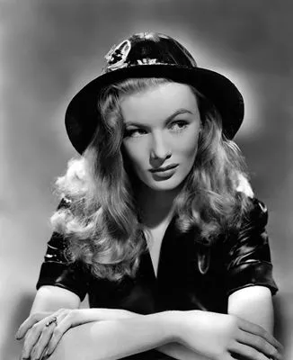 Veronica Lake White Water Bottle With Carabiner
