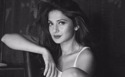 Jennifer Winget 6x6