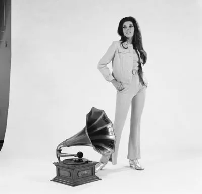 Bobbie Gentry White Water Bottle With Carabiner