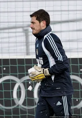 Iker Casillas White Water Bottle With Carabiner