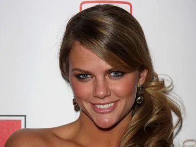 Brooklyn Decker Round Flask