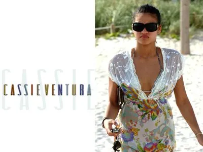 Cassie Ventura White Water Bottle With Carabiner