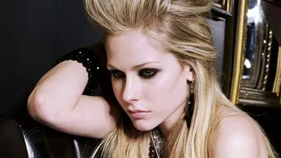 Avril Lavigne 6x6