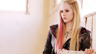 Avril Lavigne Color Changing Mug