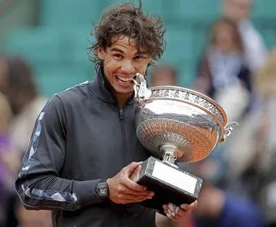 Rafael Nadal Round Flask