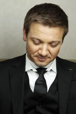 Jeremy Renner 6x6