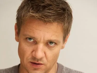 Jeremy Renner 12x12