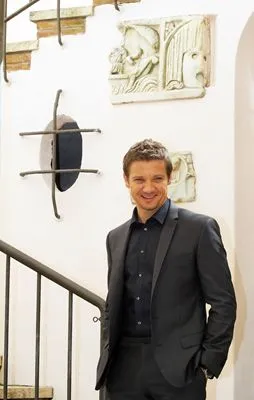 Jeremy Renner 6x6