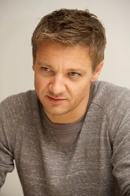 Jeremy Renner Men's V-Neck T-Shirt