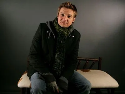 Jeremy Renner 12x12