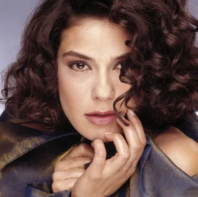 Teri Hatcher 12x12