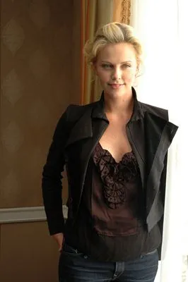 Charlize Theron 6x6