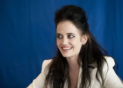 Eva Green White Water Bottle With Carabiner