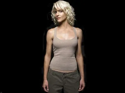 Tricia Helfer 6x6