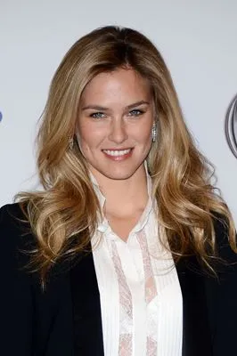 Bar Refaeli White Water Bottle With Carabiner