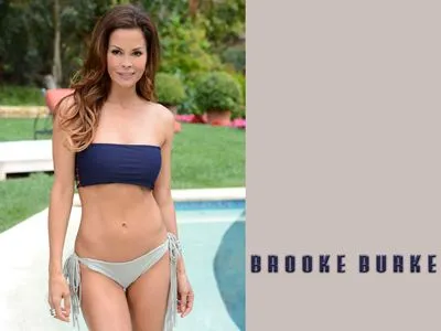 Brooke Burke White Water Bottle With Carabiner