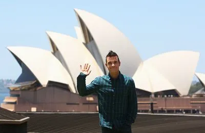 Robbie Williams Men's Heavy Long Sleeve TShirt