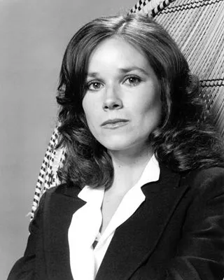 Barbara Hershey 10oz Frosted Mug