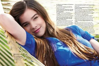 Hailee Steinfeld Prints and Posters