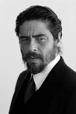 Benicio del Toro Round Flask