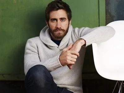 Jake Gyllenhaal Round Flask