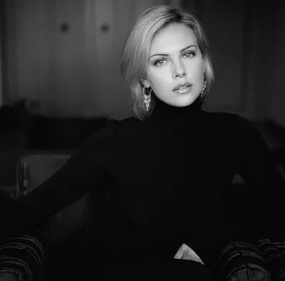 Charlize Theron 6x6