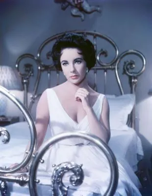 Elizabeth Taylor White Water Bottle With Carabiner