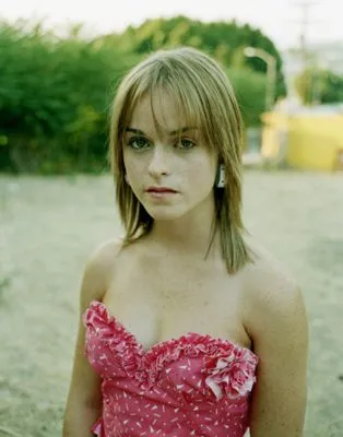 Taryn Manning 6x6