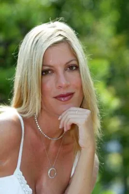Tori Spelling Prints and Posters