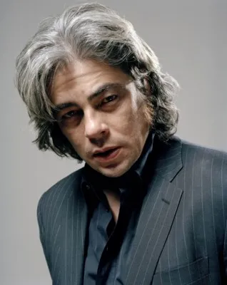 Benicio del Toro 6x6