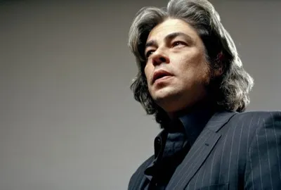 Benicio del Toro 6x6