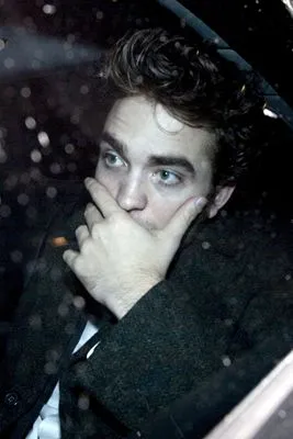 Robert Pattinson 14x17