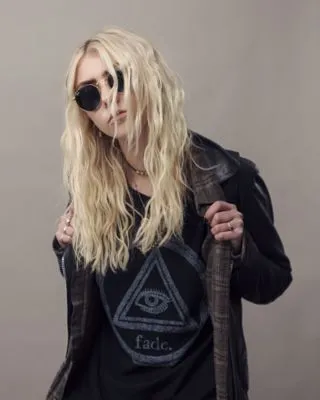 Taylor Momsen Poster