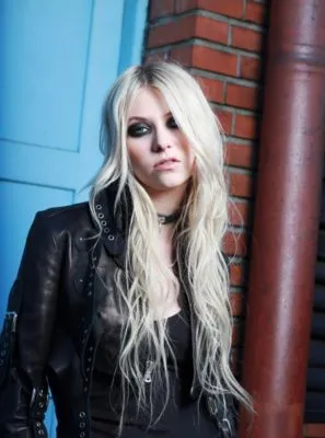 Taylor Momsen Pillow