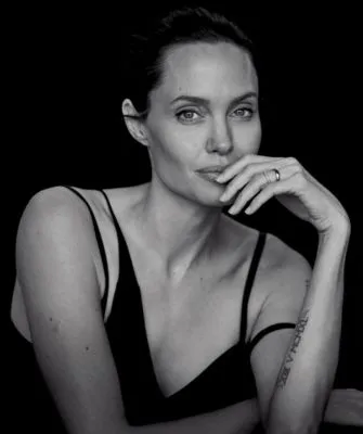 Angelina Jolie 14x17