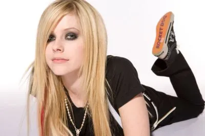 Avril Lavigne White Water Bottle With Carabiner