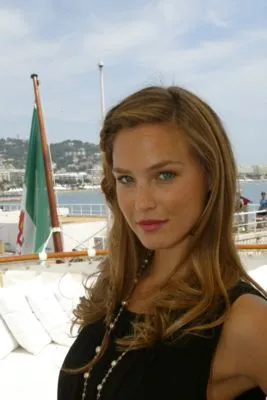 Bar Refaeli 6x6