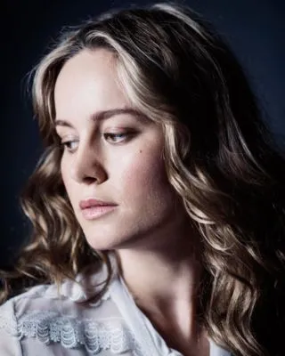 Brie Larson 6x6