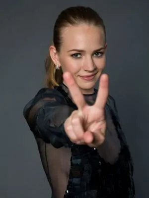 Britt Robertson Poster