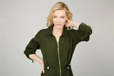 Cate Blanchett White Water Bottle With Carabiner