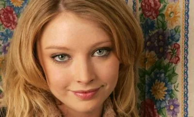 Elisabeth Harnois Pillow