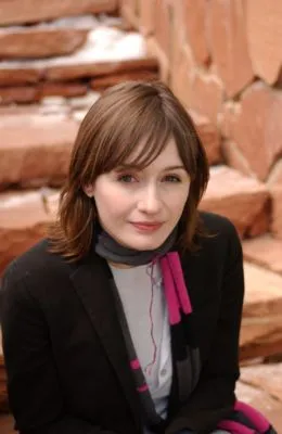 Emily Mortimer Round Flask