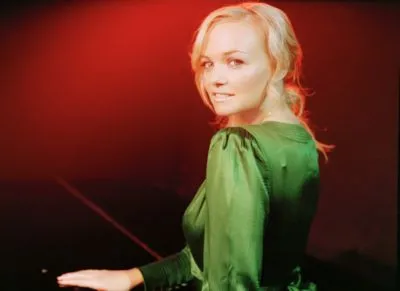 Emma Bunton 14x17