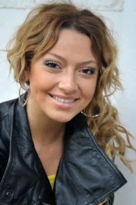 Hadise Pillow