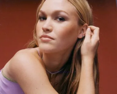 Julia Stiles Pillow