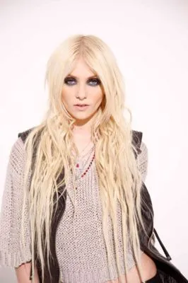 Taylor Momsen White Water Bottle With Carabiner