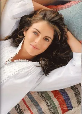 Elizabeth Hurley 6x6