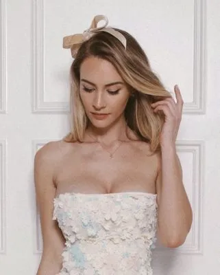 Bryana Holly 14x17