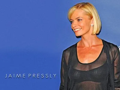 Jaime Pressly Apron