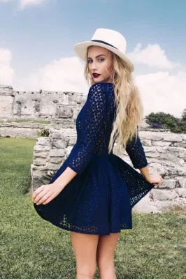 Bryana Holly 6x6